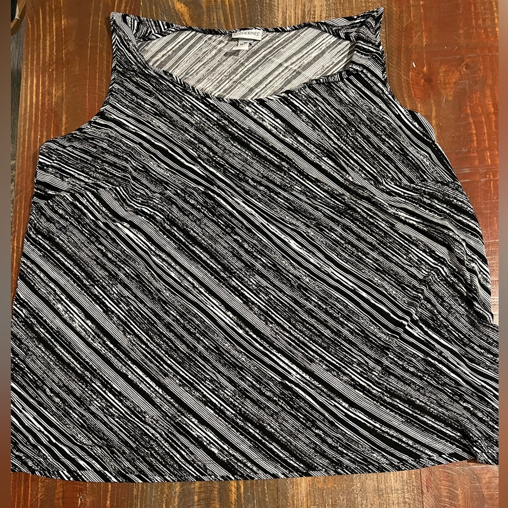 Black / white tank